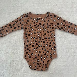 Carters Baby 9 months Cheetah Onesie. Long Sleeve. NEVER WORN